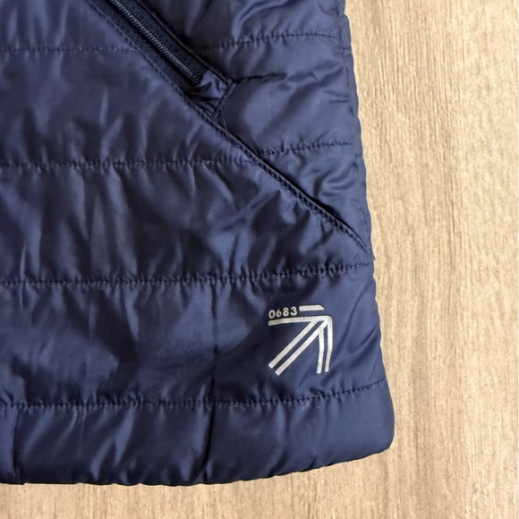 New Balance® for J.Crew vest Medium Navy Blue Warm Layer Running Hiking Camp - Picture 10 of 11